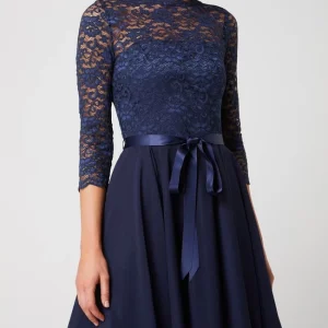 Swing Cocktailkleid Aus Floraler Spitze Mit Ausgestelltem Rockteil – Dunkelblau 13