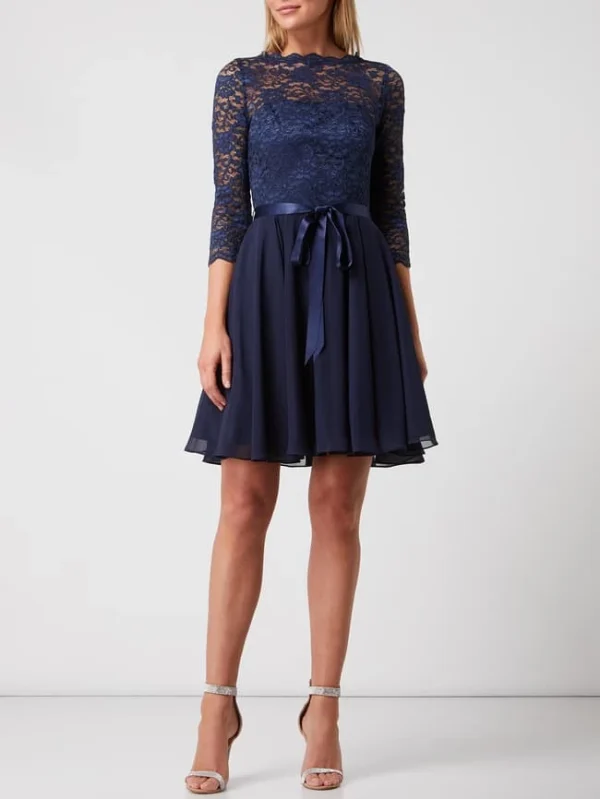 Swing Cocktailkleid Aus Floraler Spitze Mit Ausgestelltem Rockteil – Dunkelblau 1